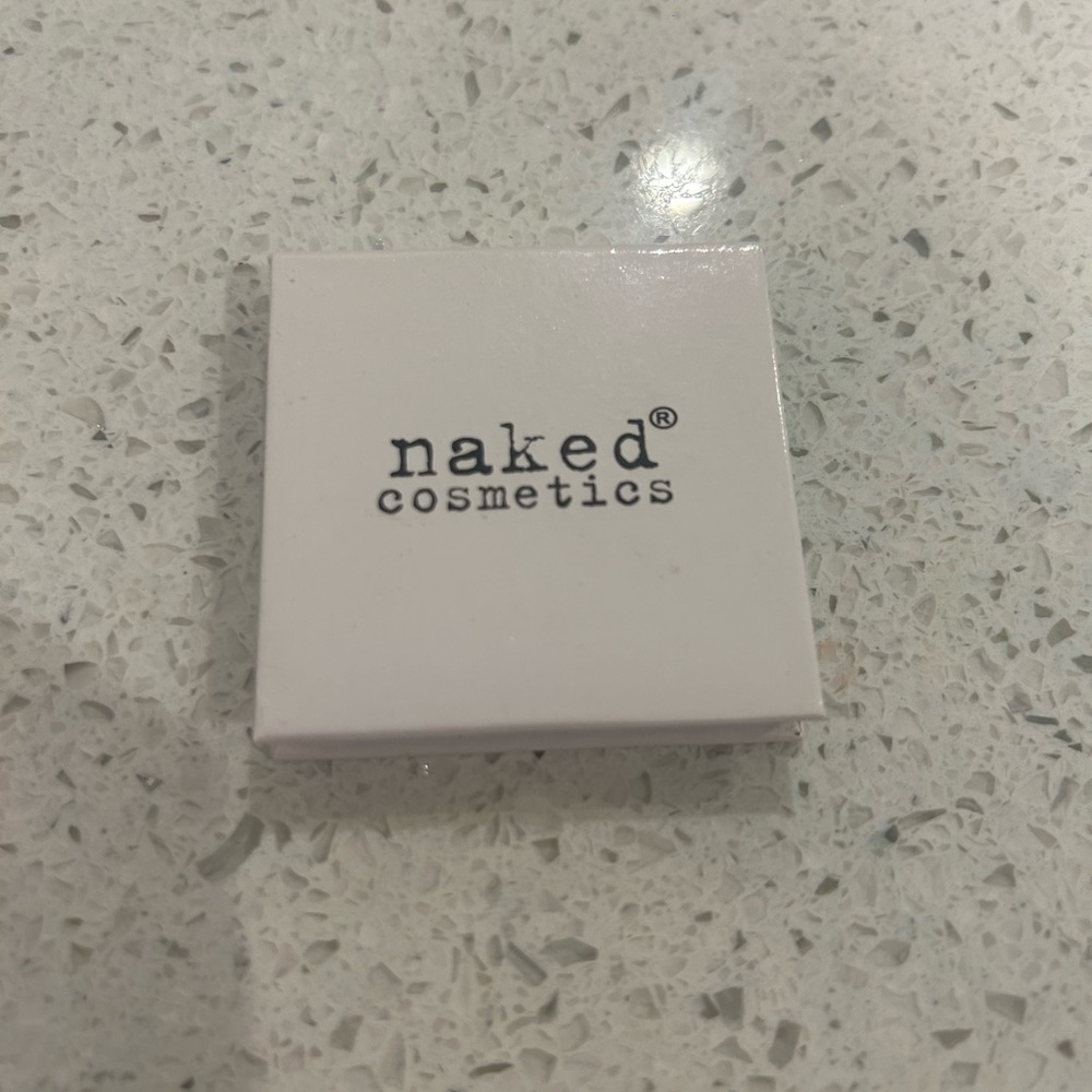 Naked Cosmetics pink eyeshadow!!